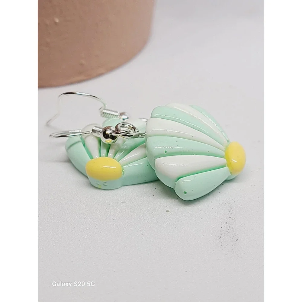 Handmade Mint Green White Pastel Seashell Drop Earrings Nautical Summer Beach‎